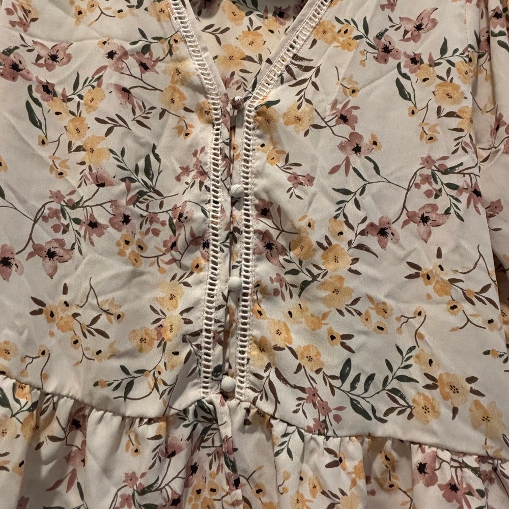 Floral Ruffle Hem Blouse - Picture 2 of 2